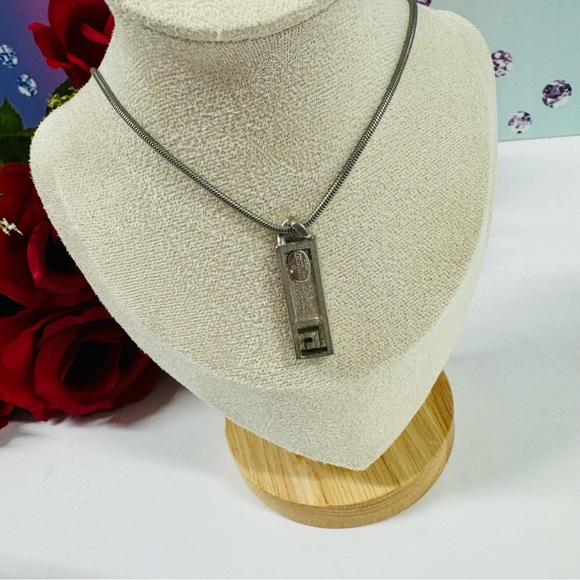 💎CRYSTAL G PENDANT NECKLACE - Picture 7 of 12